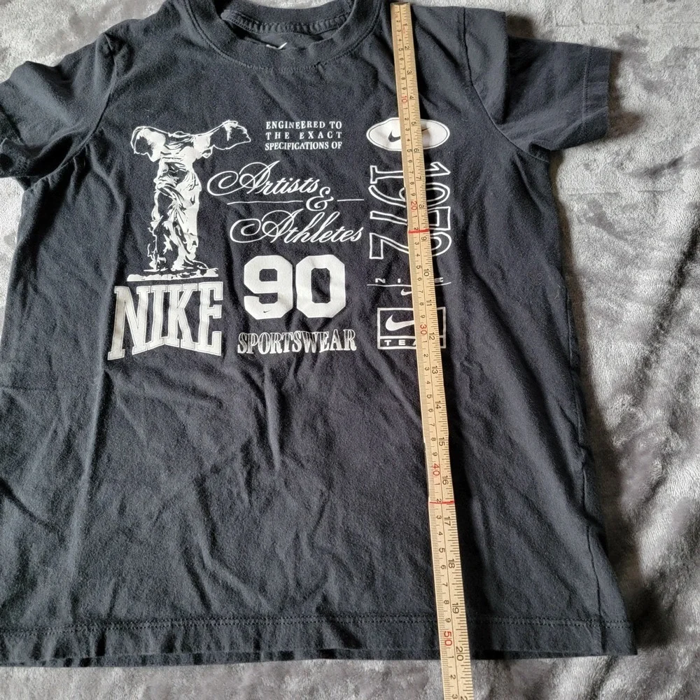 Nike Graphic Tee Kids Large Black Excellent 